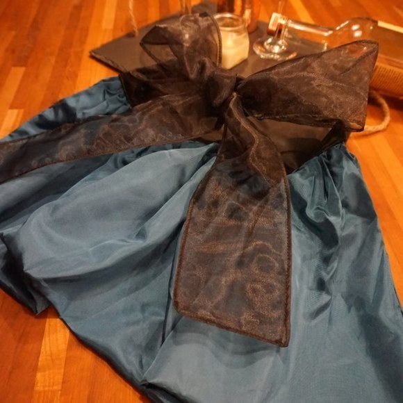 Satin Hostess Cocktail Apron - Picture 6 of 7